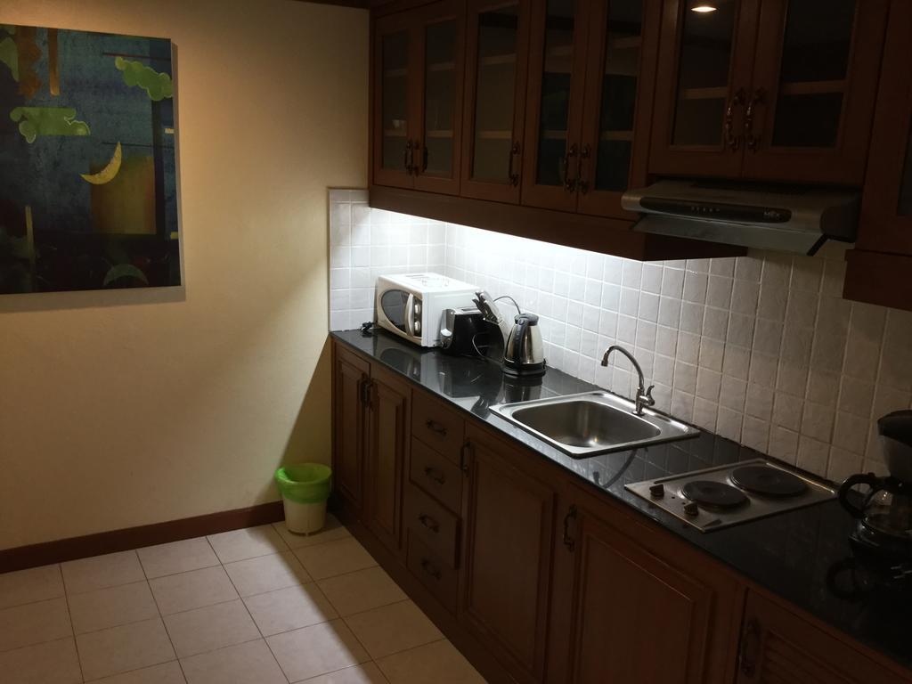 The Yim Siam Hotel Patong Esterno foto