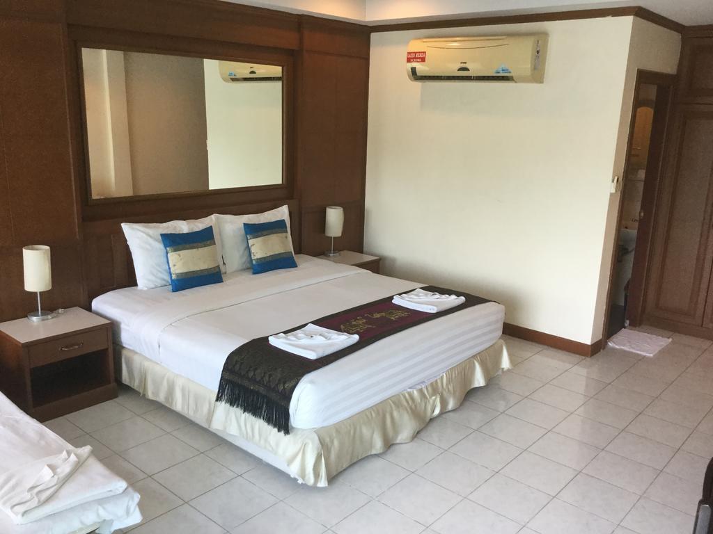 The Yim Siam Hotel Patong Esterno foto
