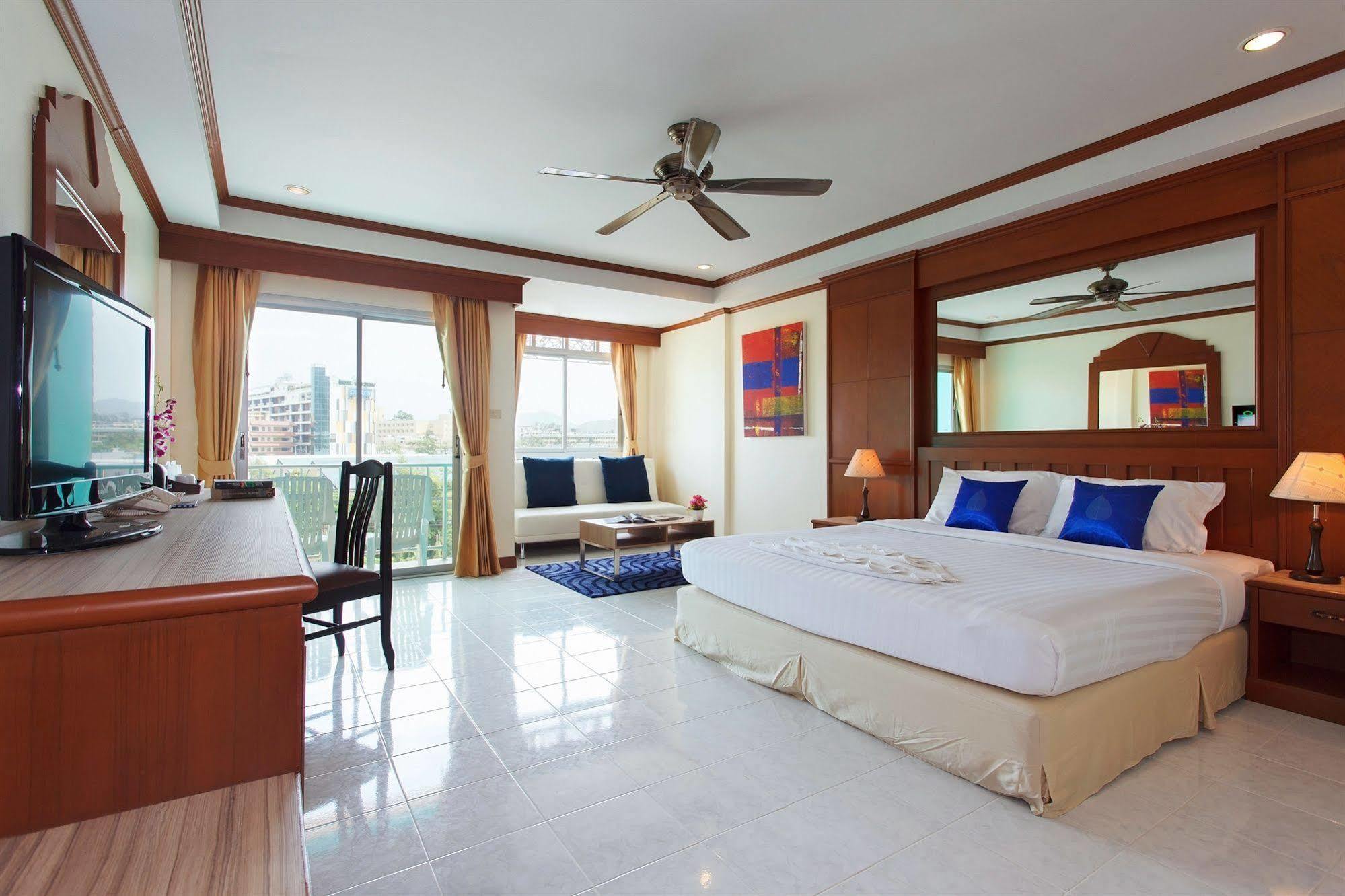 The Yim Siam Hotel Patong Esterno foto