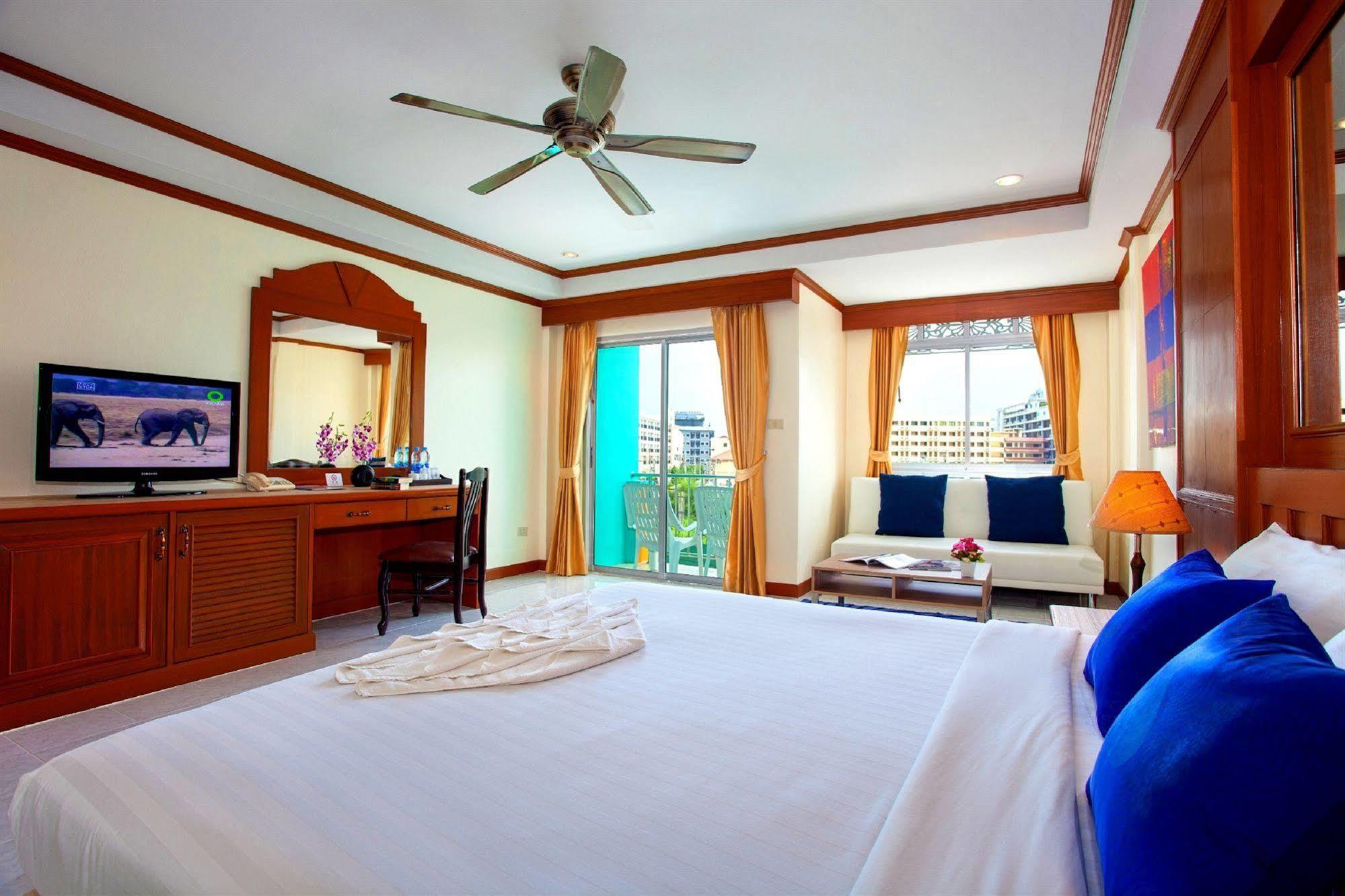 The Yim Siam Hotel Patong Esterno foto