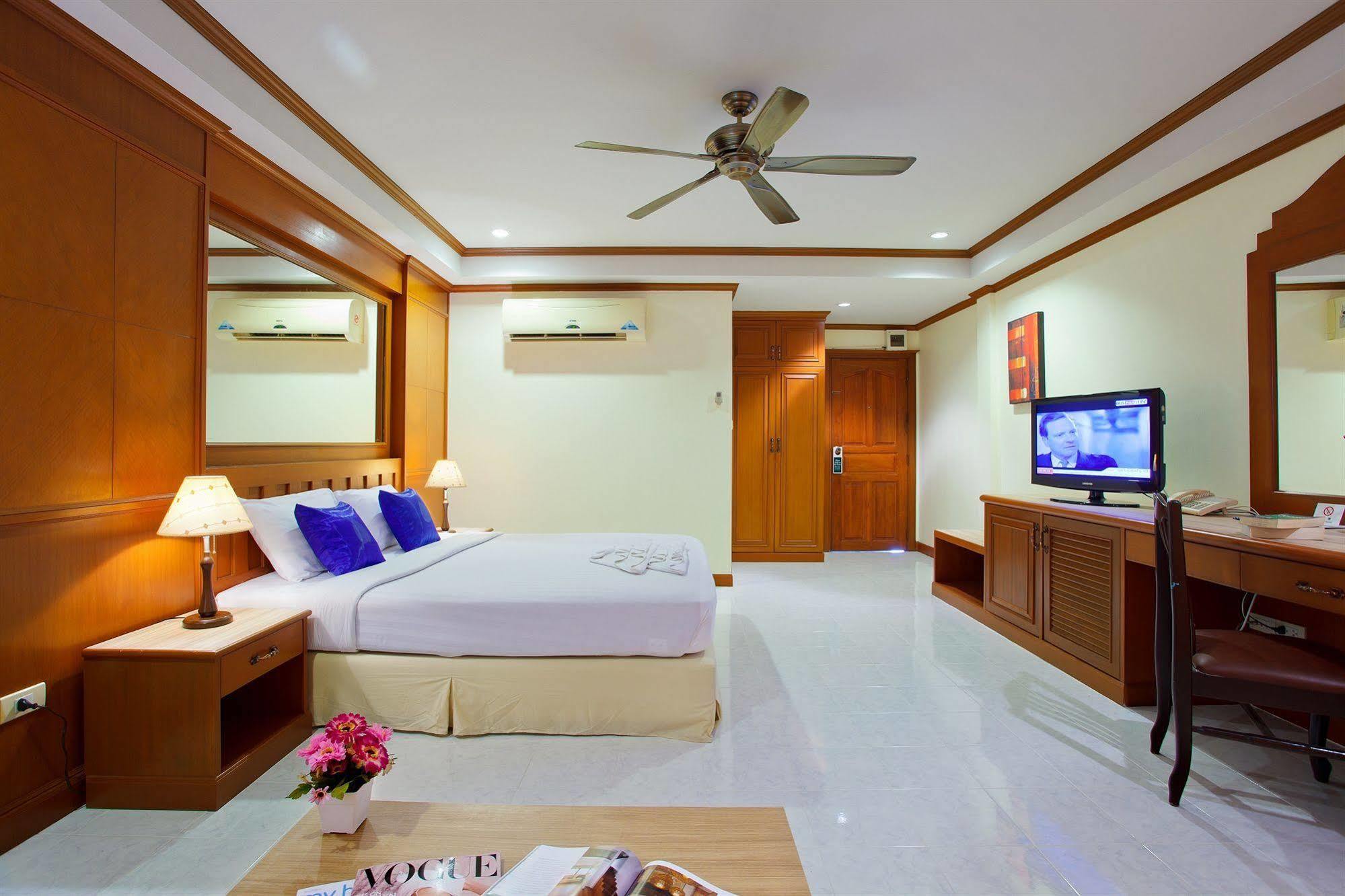 The Yim Siam Hotel Patong Esterno foto